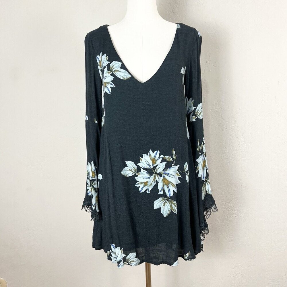 Free People Wanderer Mini Dress Gray Floral Cutout Long Bell Sleeve Lace Size XS
